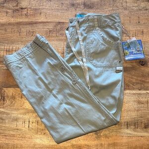Island Winds Size 14 Pants  NWT cargo Sage Color  Roll Up Pant Legs (11)